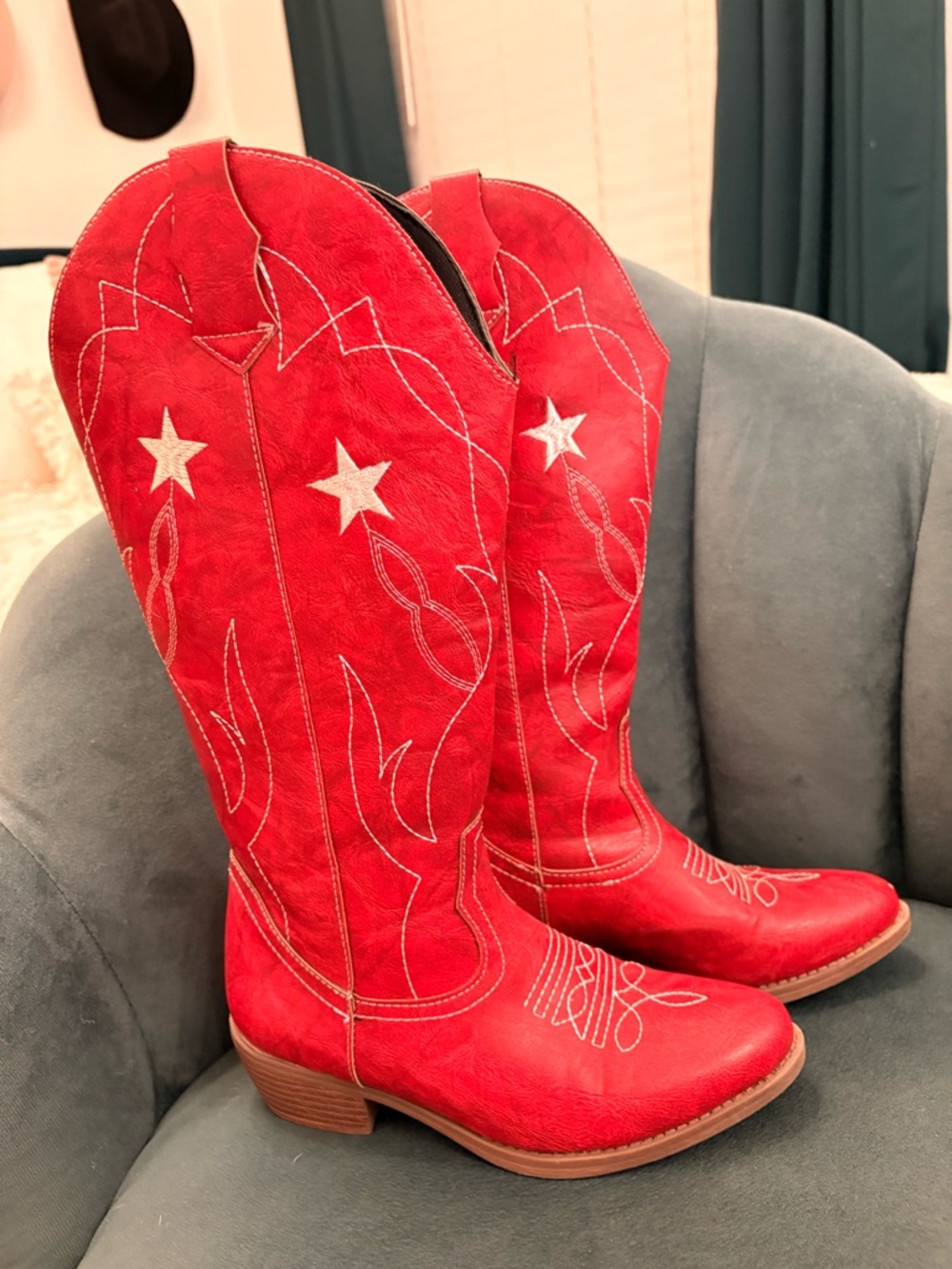 Red Western Star Embroidered Women’s Cowboy Boots